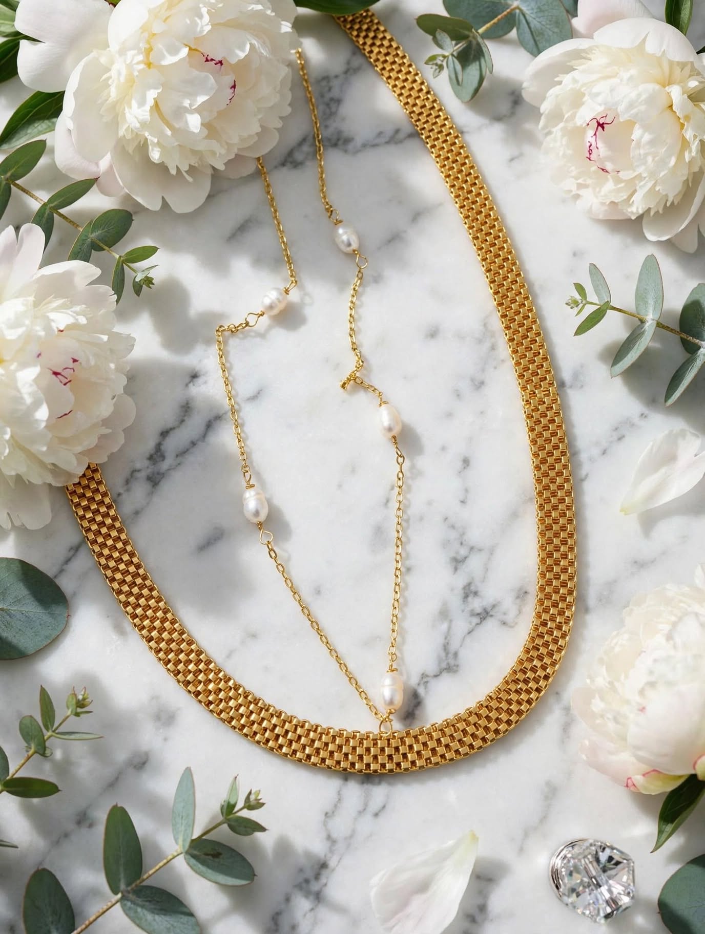 Colar Pérolas do Mar, dourado com pérolas naturais